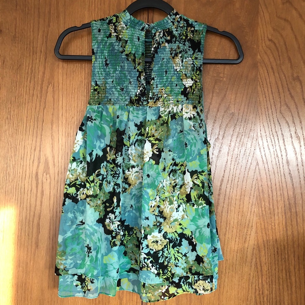 ARITZIA LITTLE MOON Smocked Floral Tank, Green,‎ M - Picture 6 of 8